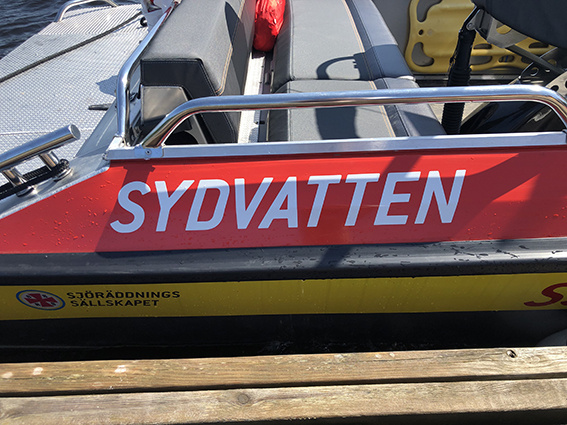 Namnet på räddningsbåten är Sydvatten