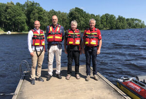 Lars Samuelsson, maritim ledare på Sjöräddningssällskapet, Jörgen Johansson, VD på Sydvatten, Ilmar Reepalu, ordförande i Sydvattens styrelse, och Ola Johannesson, stationsansvarig på RS Bolmen.